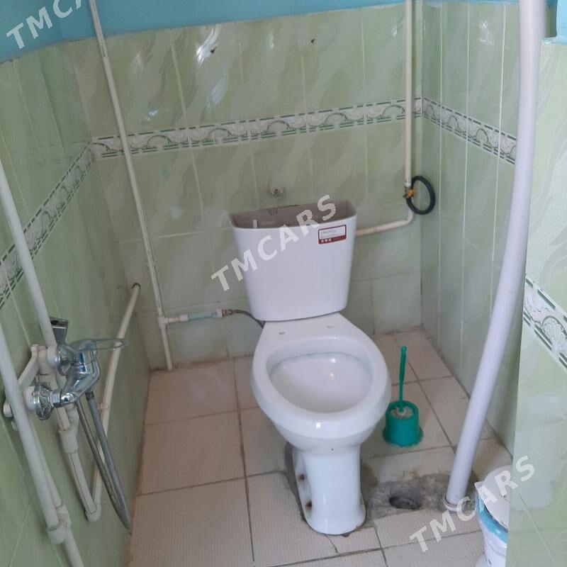 Eýesinden jaý gözleýänlere üçü - Хитровка - img 4
