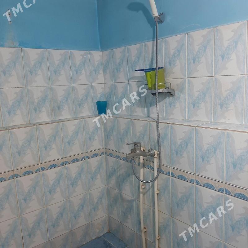 Eýesinden jaý gözleýänlere üçü - Хитровка - img 3