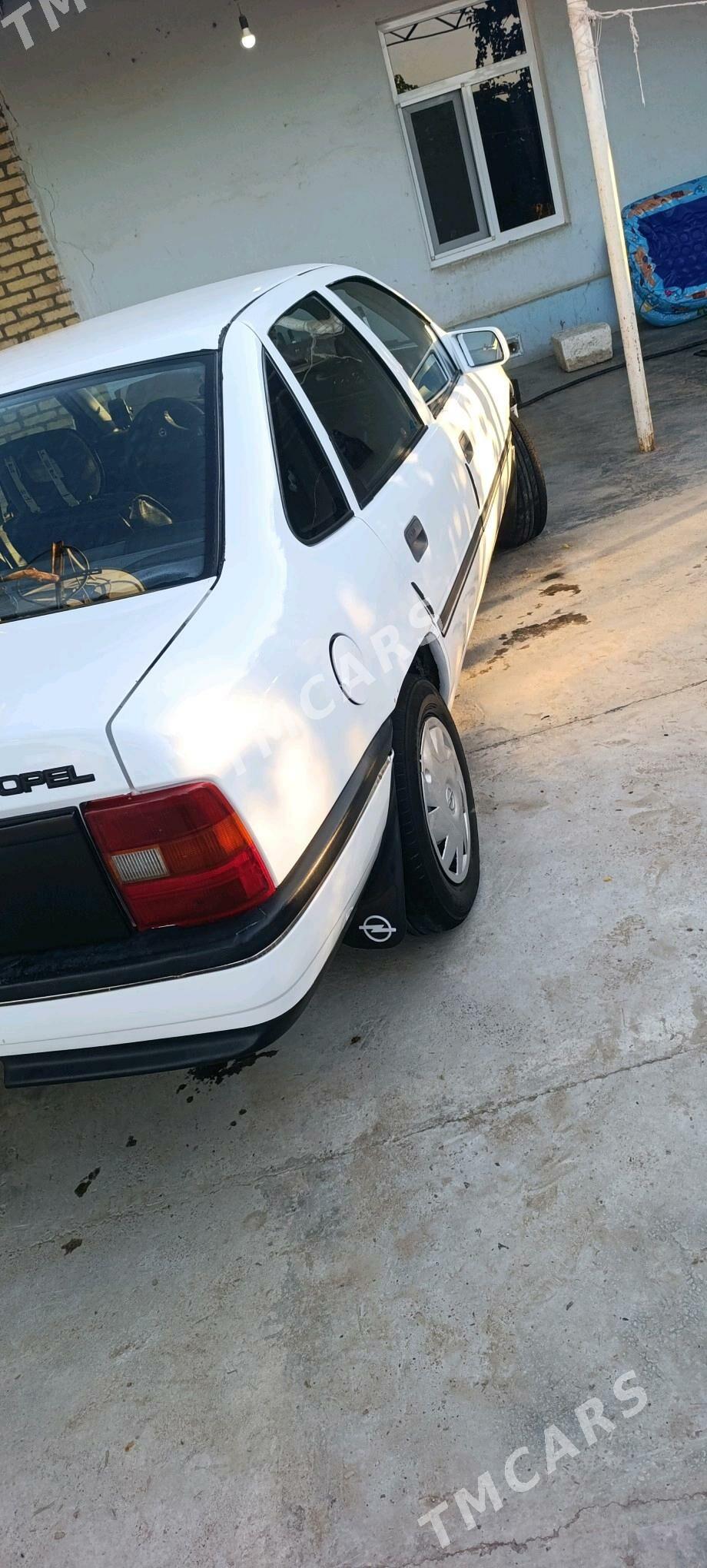 Opel Vectra 1991 - 29 000 TMT - Мары - img 2