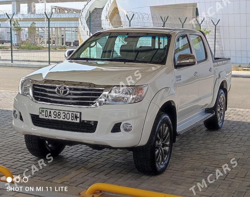 Toyota Hilux 2015 - 370 000 TMT - Türkmenbaşy - img 2