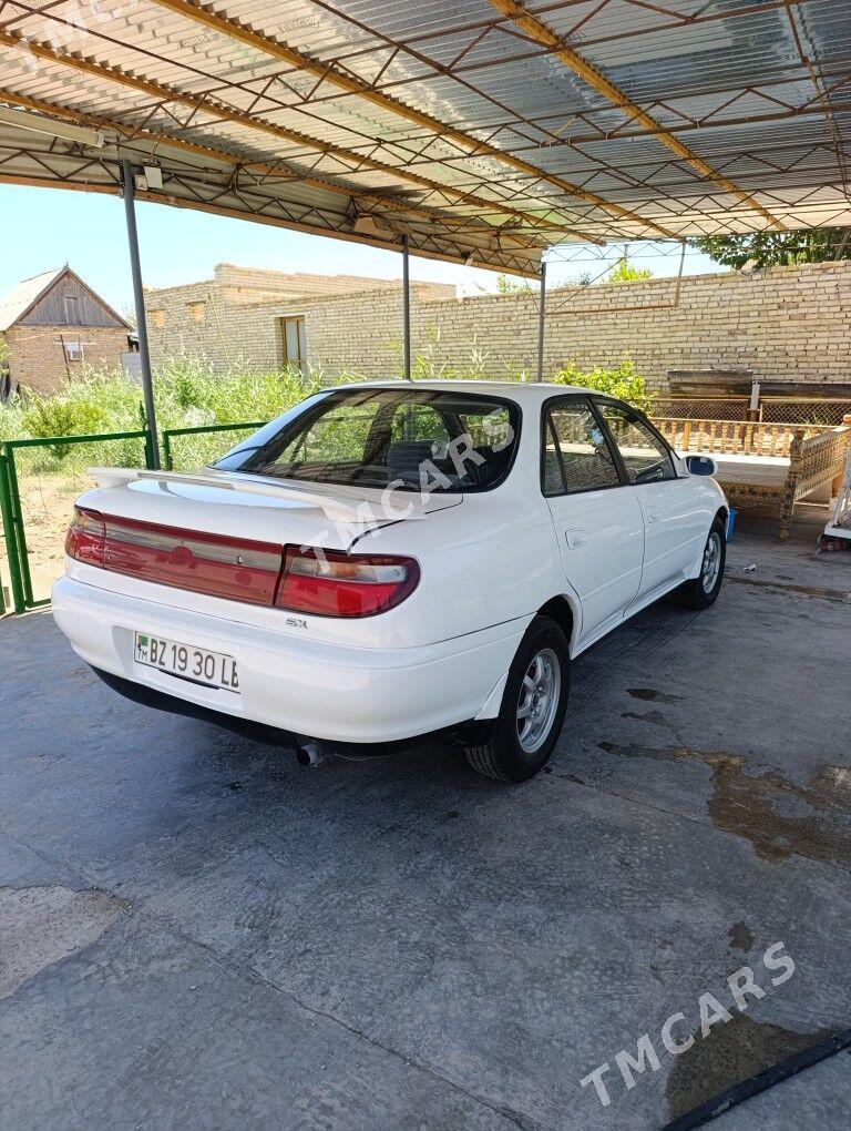 Toyota Carina 1995 - 46 000 TMT - Туркменабат - img 3