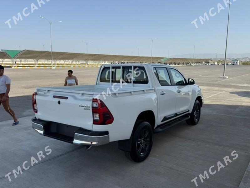 Toyota Hilux 2025 - 727 000 TMT - Aşgabat - img 8