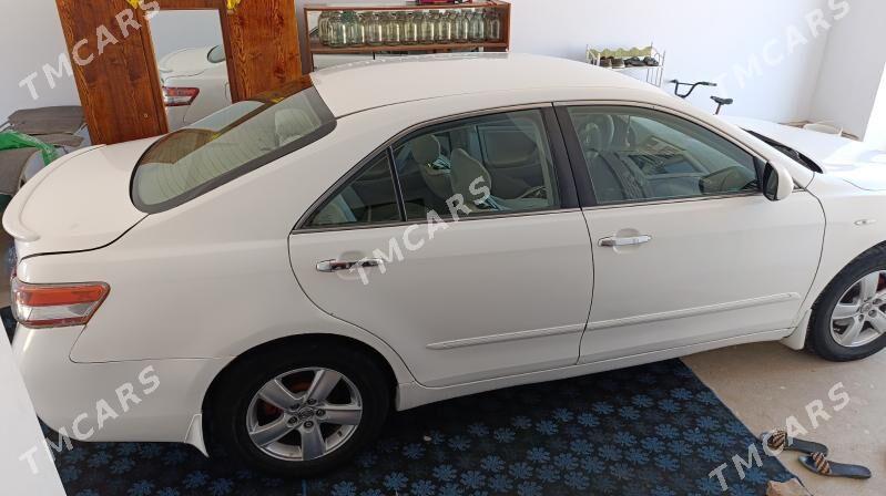 Toyota Camry 2010 - 140 000 TMT - Köneürgenç - img 3