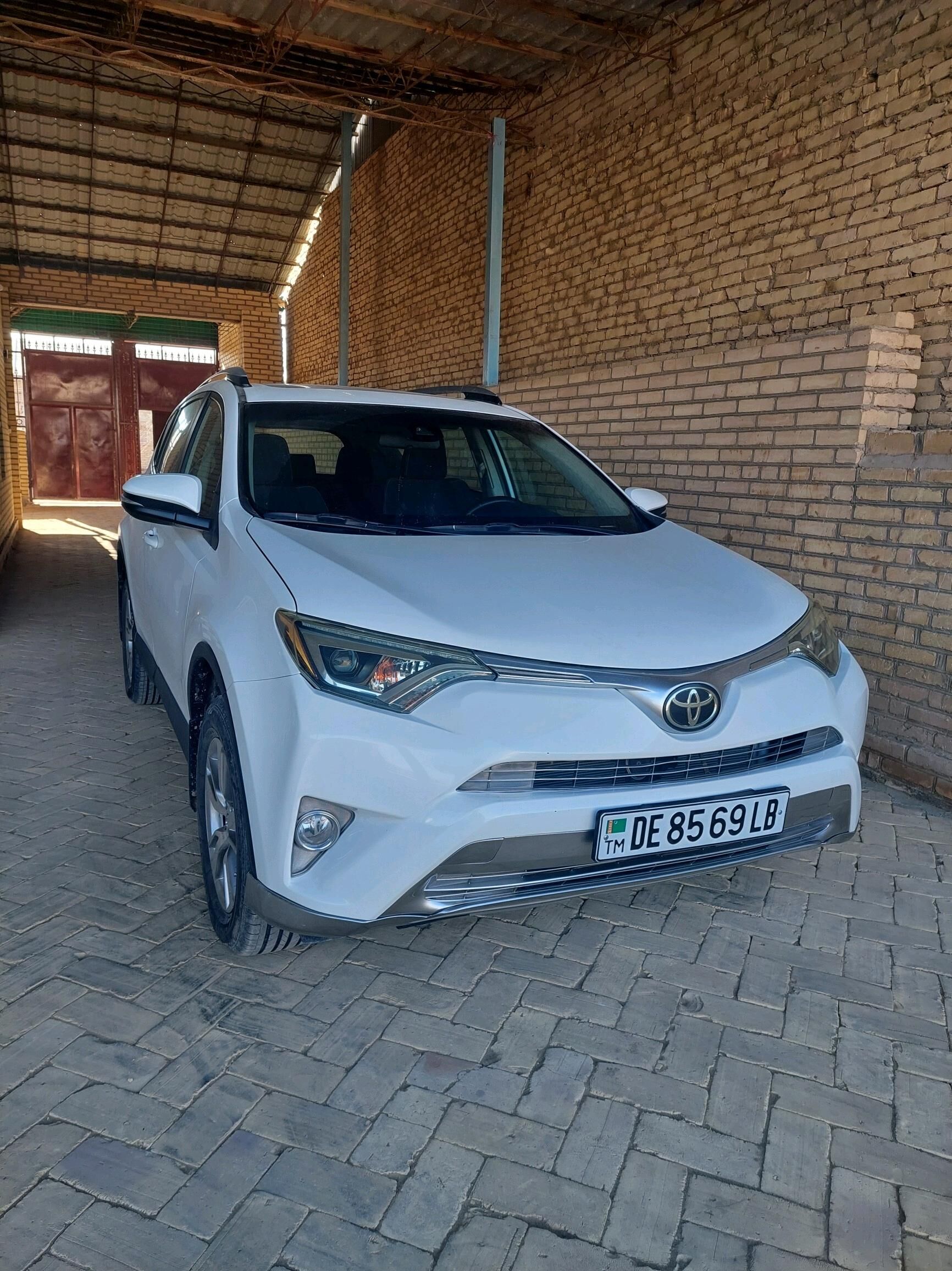 Toyota RAV4 2018 - 325 000 TMT - Халач - img 9