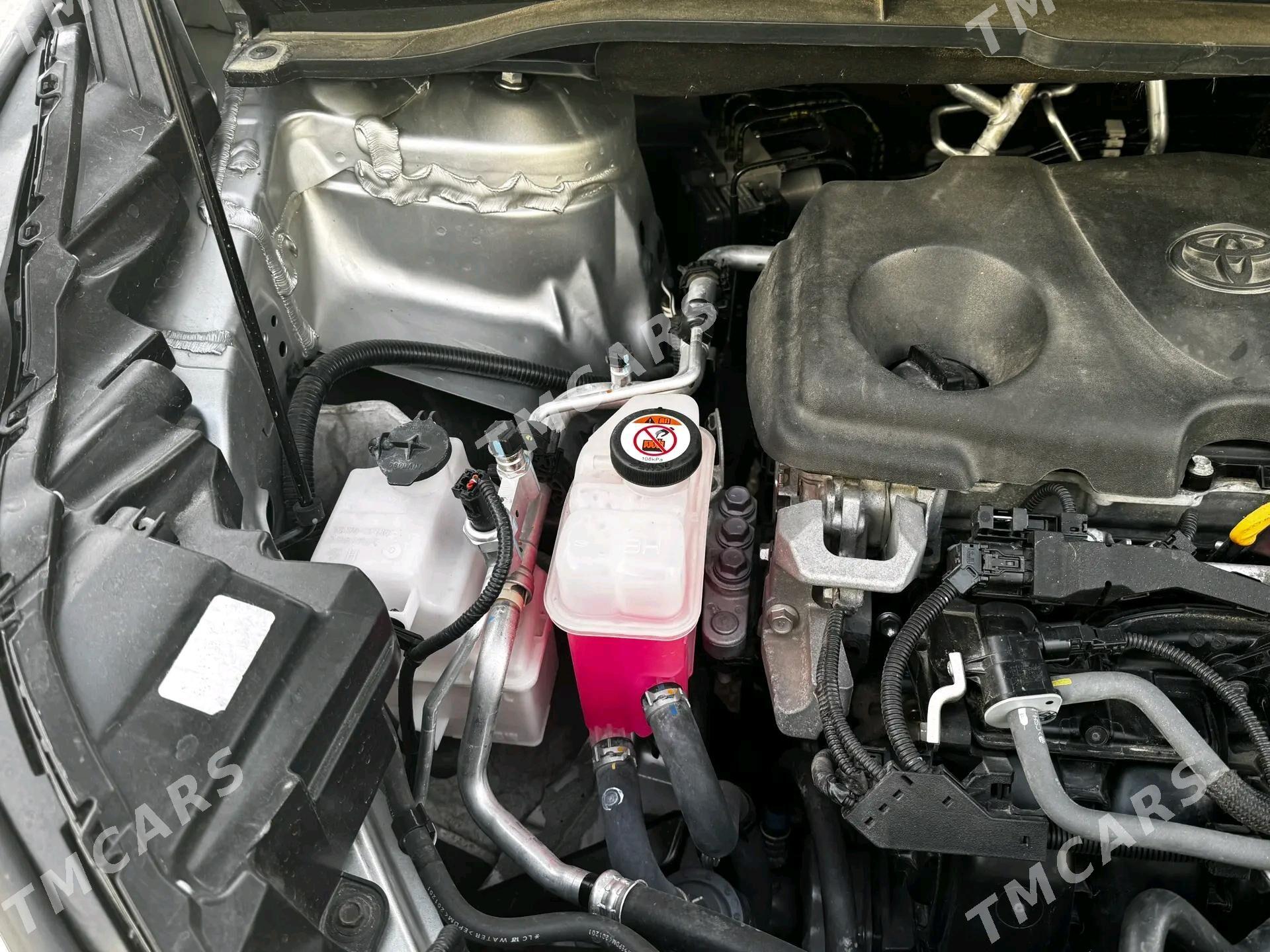 Toyota Sienna 2021 - 450 000 TMT - Daşoguz - img 8
