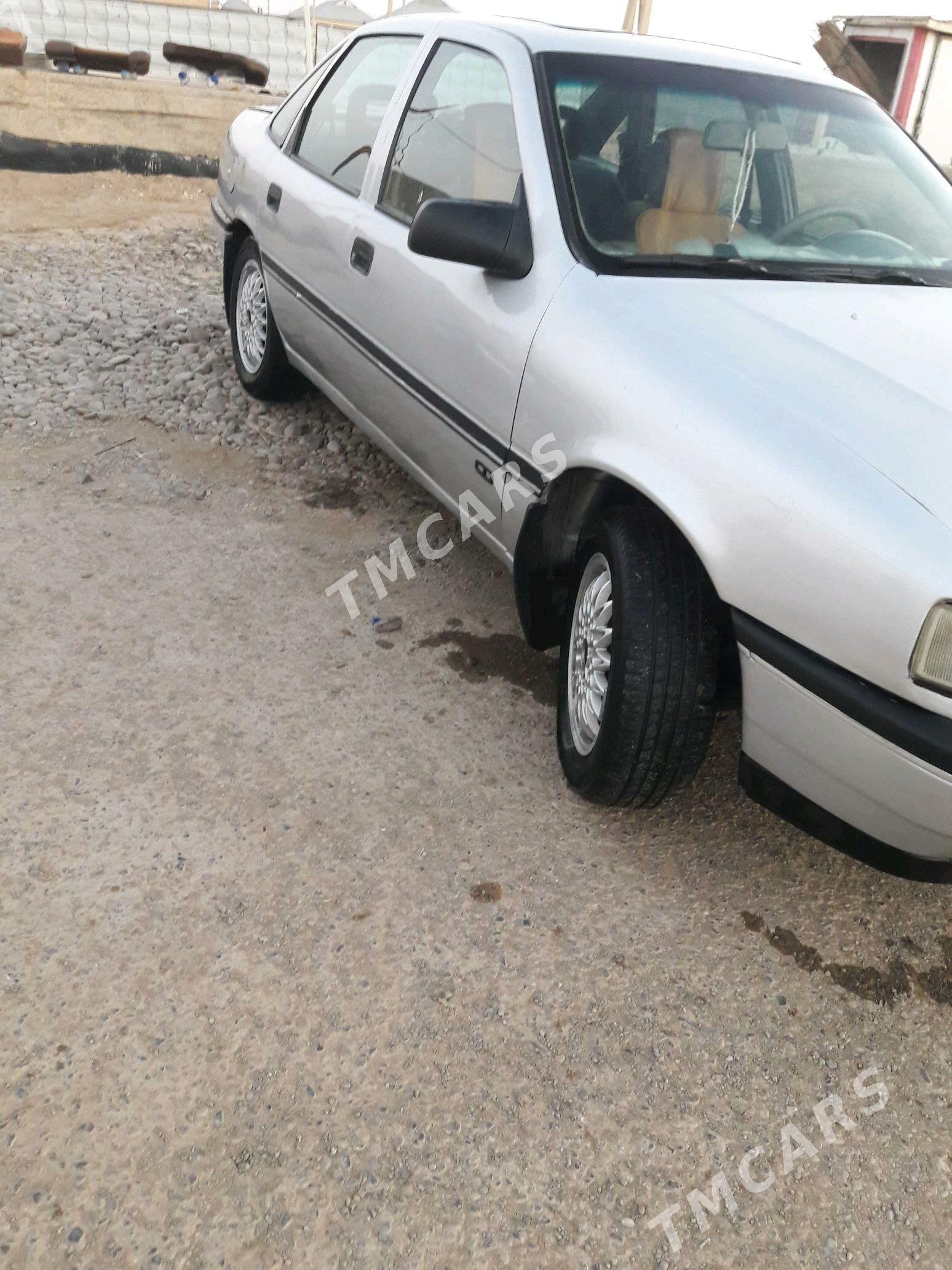 Opel Vectra 1989 - 30 000 TMT - Mary - img 3