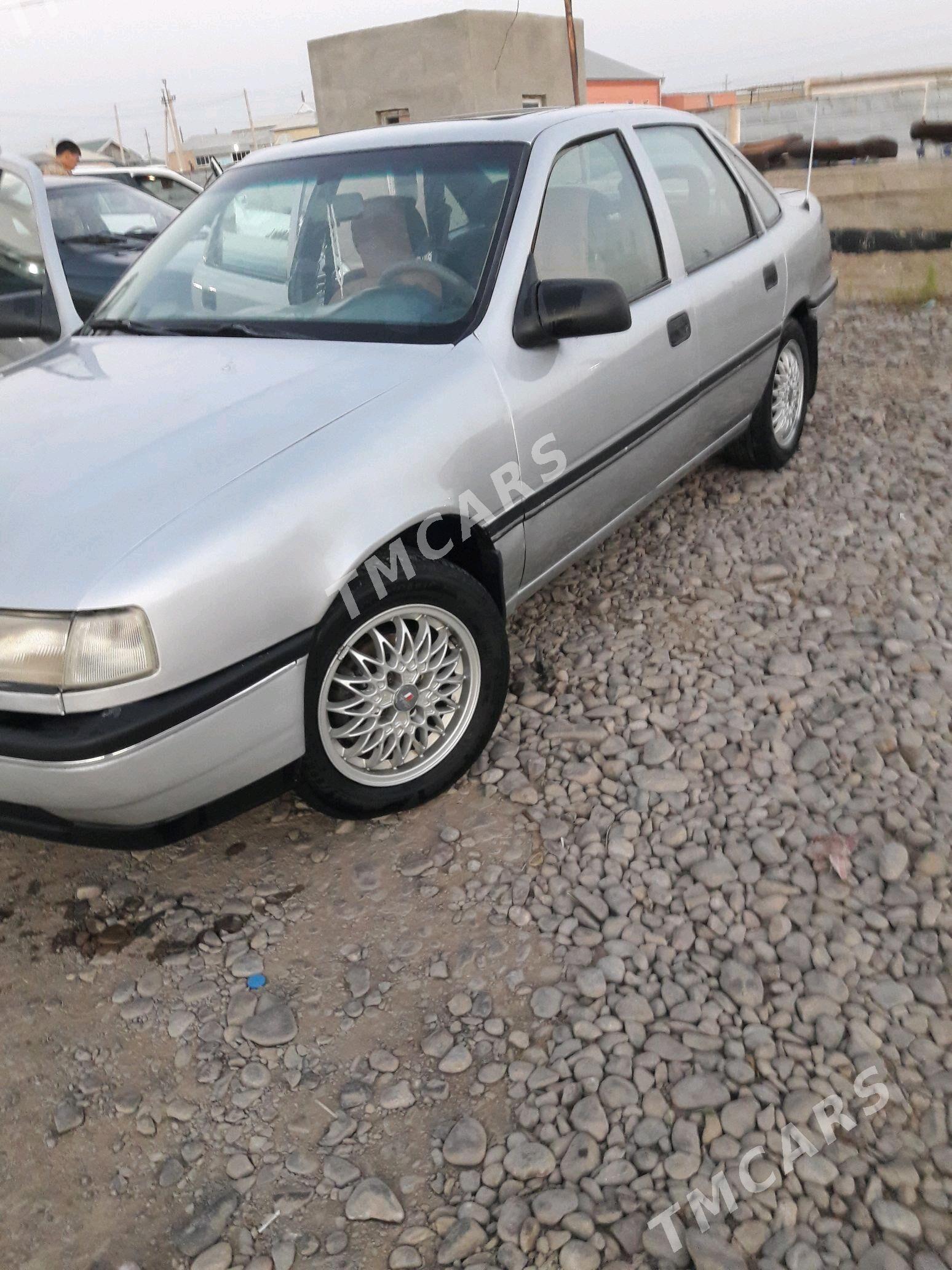 Opel Vectra 1989 - 30 000 TMT - Mary - img 4