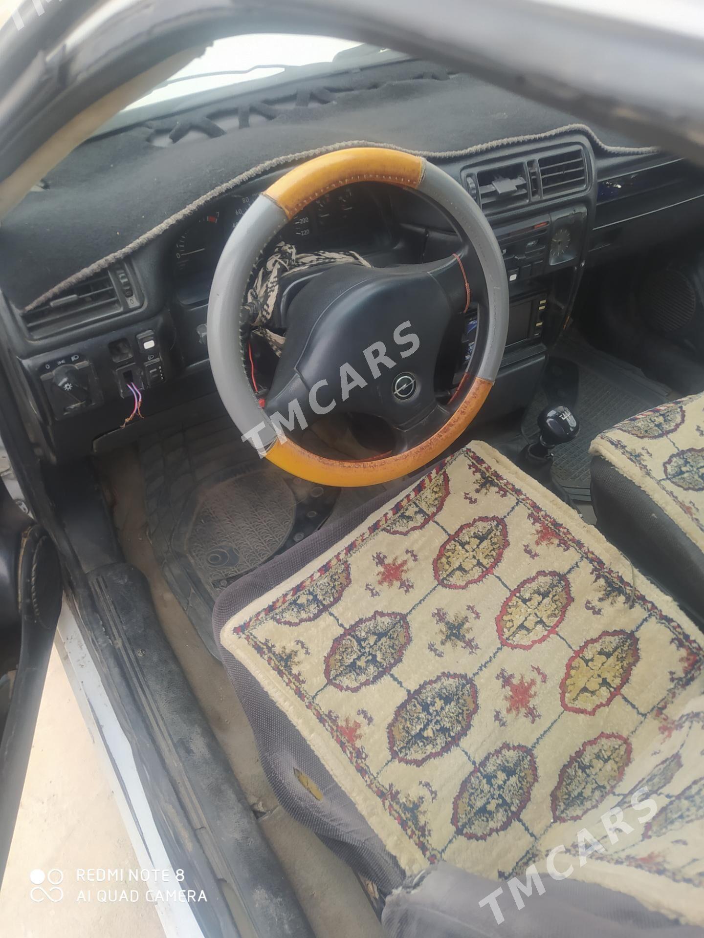 Opel Vectra 1990 - 15 000 TMT - Garabekewül - img 2