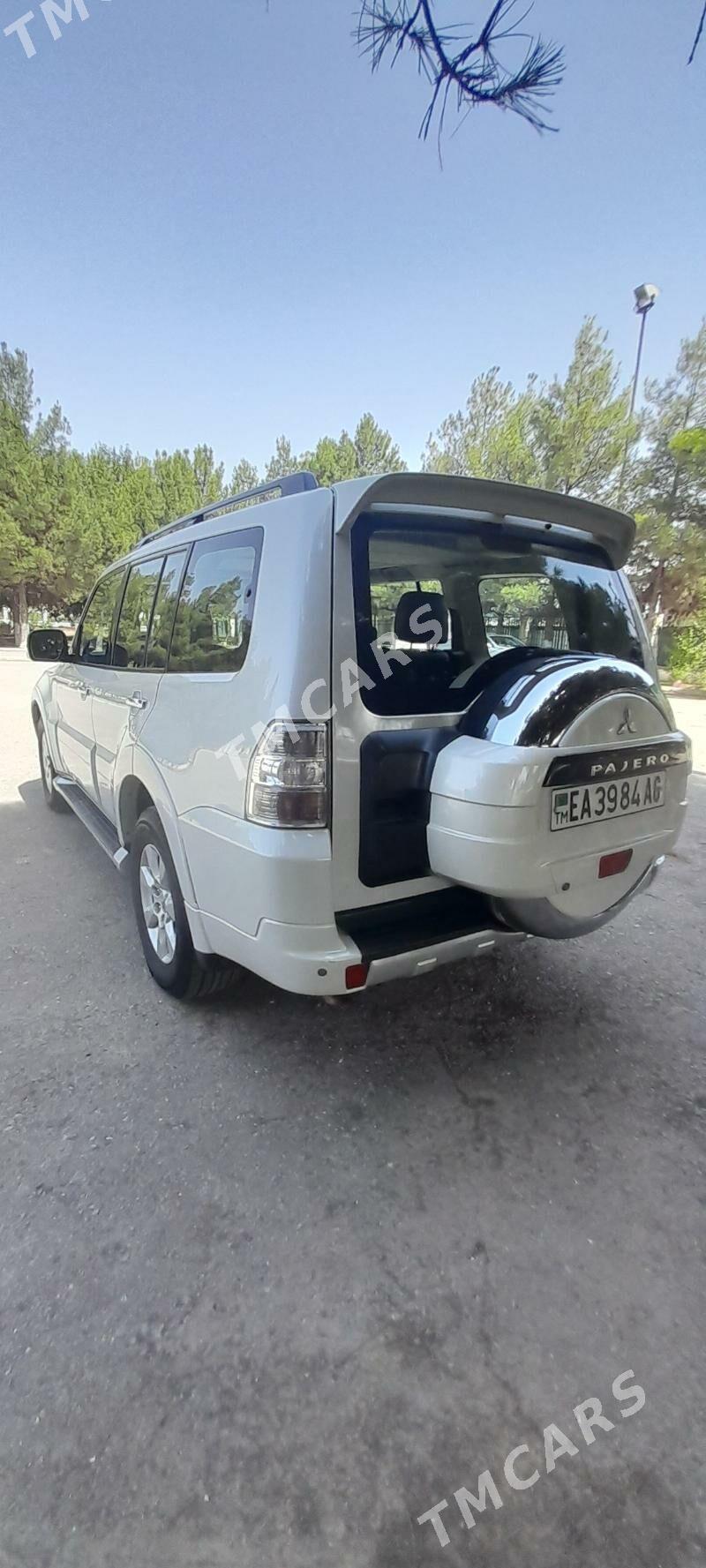 Mitsubishi Pajero 2013 - 275 000 TMT - Гарадамак Шор - img 4