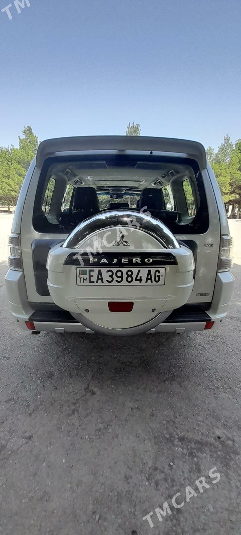 Mitsubishi Pajero 2013 - 275 000 TMT - Гарадамак Шор - img 6