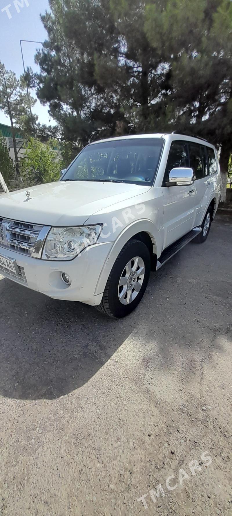 Mitsubishi Pajero 2013 - 275 000 TMT - Гарадамак Шор - img 10