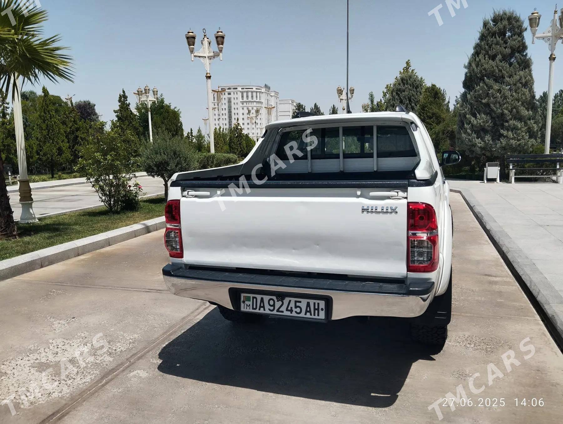 Toyota Hilux 2014 - 350 000 TMT - Bäherden - img 2