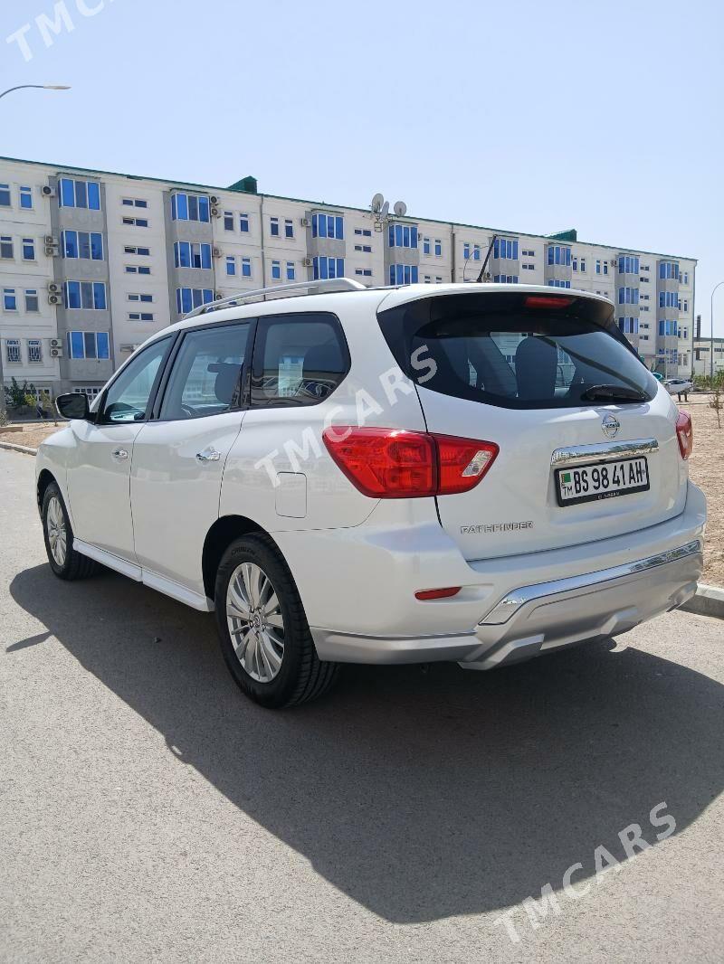 Nissan Pathfinder 2018 - 250 000 TMT - Бузмеин - img 3