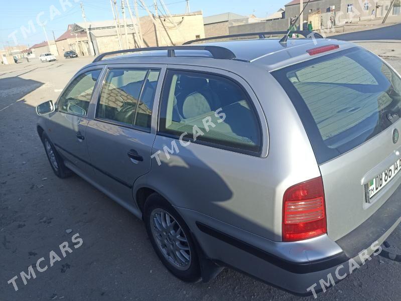 Skoda Octavia​ 2000 - 50 000 TMT - Гумдаг - img 3