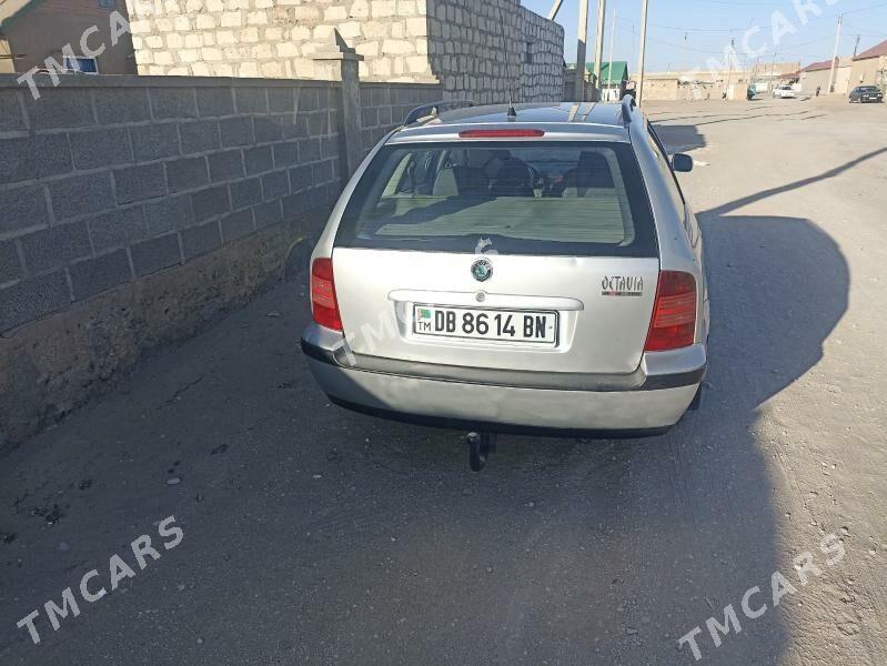 Skoda Octavia​ 2000 - 50 000 TMT - Гумдаг - img 6