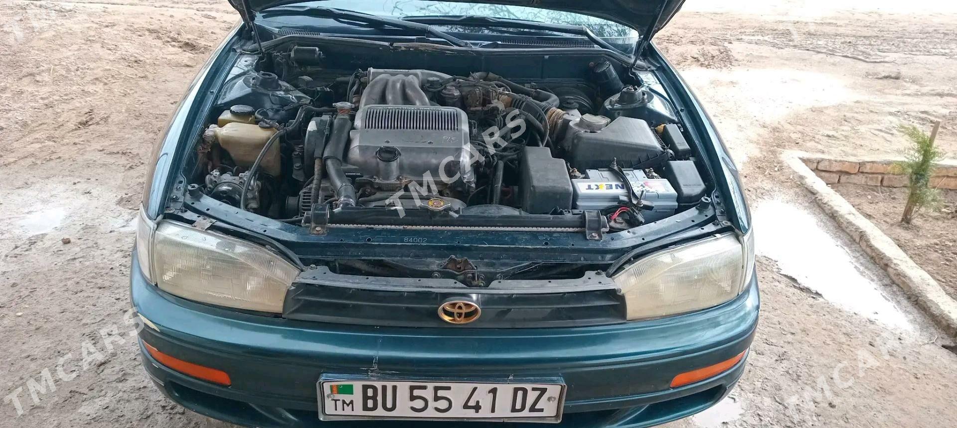 Toyota Camry 1993 - 68 000 TMT - Дашогуз - img 2