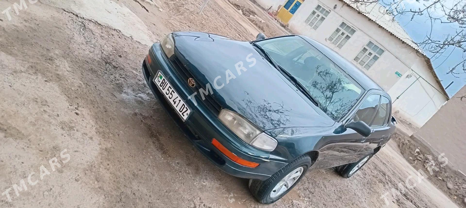 Toyota Camry 1993 - 68 000 TMT - Дашогуз - img 4
