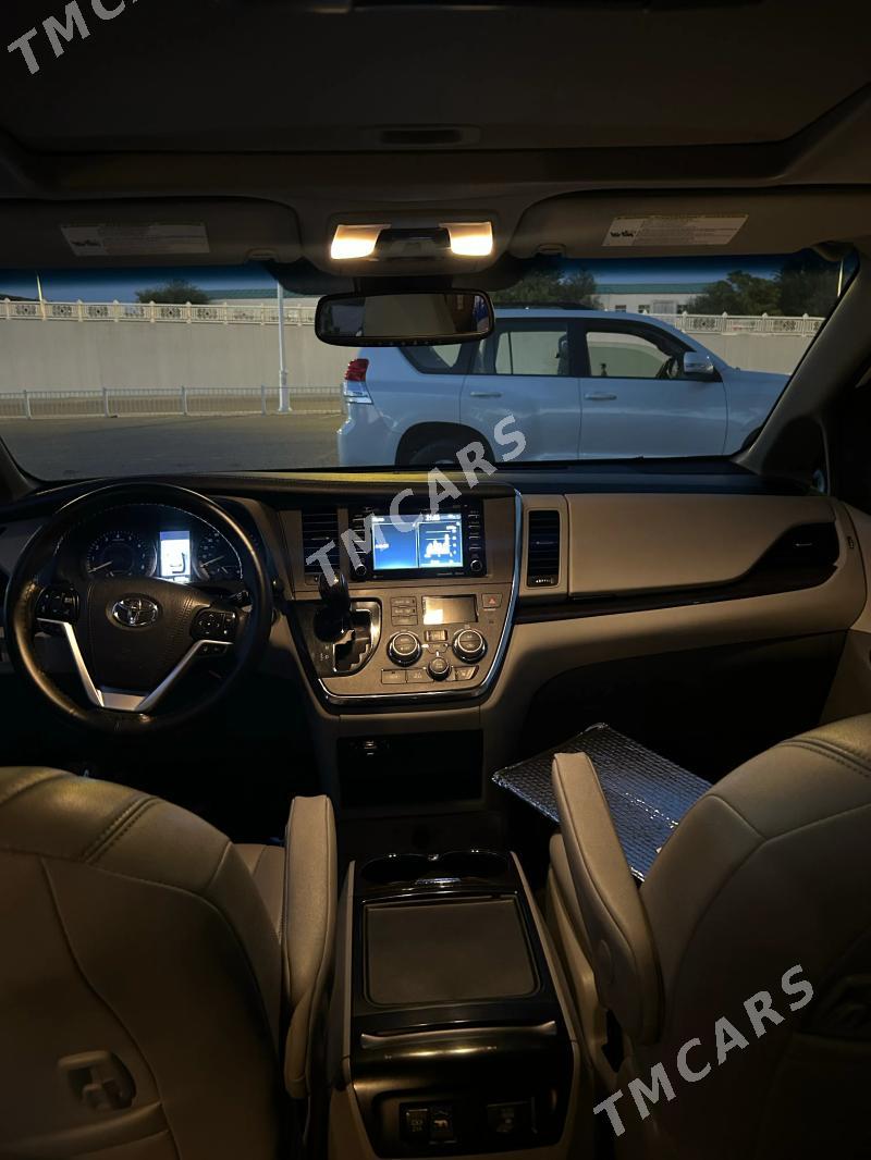Toyota Sienna 2019 - 425 000 TMT - Aşgabat - img 9