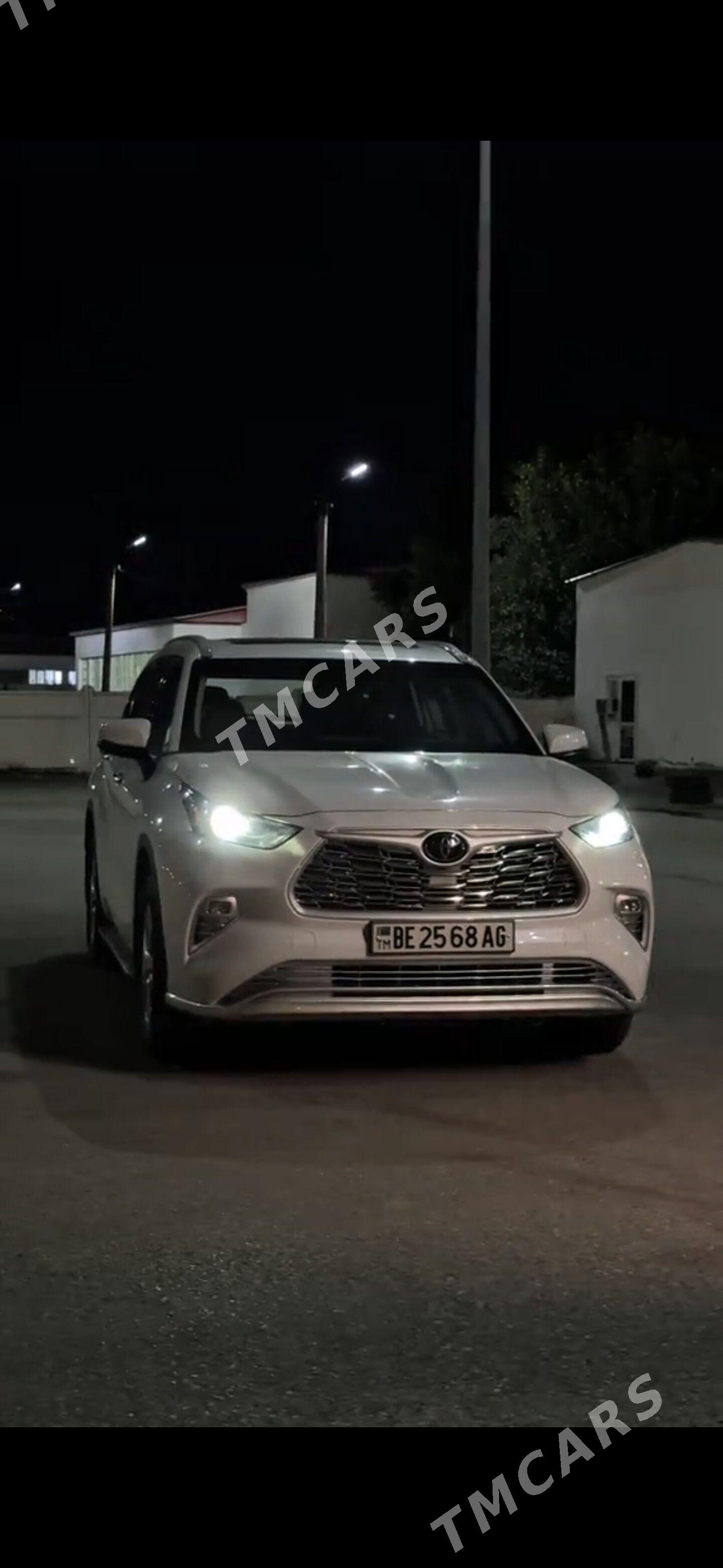 Toyota Highlander 2022 - 600 000 TMT - Ашхабад - img 2