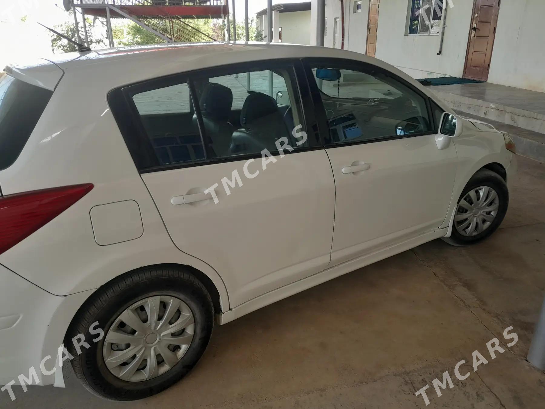 Nissan Versa 2010 - 119 000 TMT - Kaka - img 3
