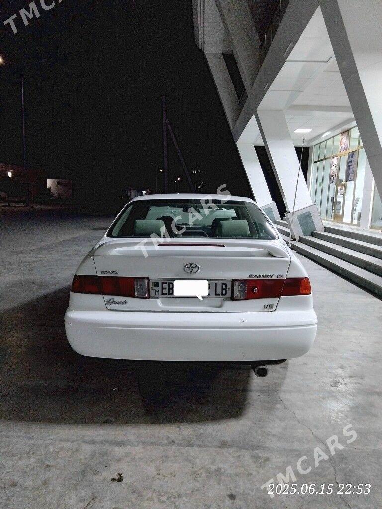Toyota Camry 2000 - 120 000 TMT - Dänew - img 2