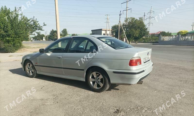 BMW E39 2000 - 90 000 TMT - Hitrowka - img 3