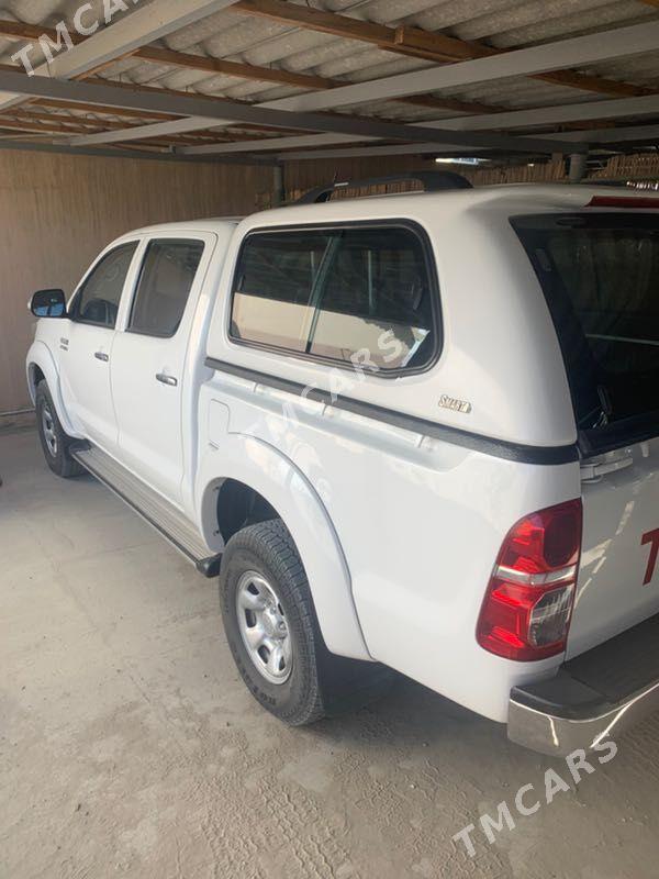 Toyota Hilux 2015 - 375 000 TMT - Hazar - img 3