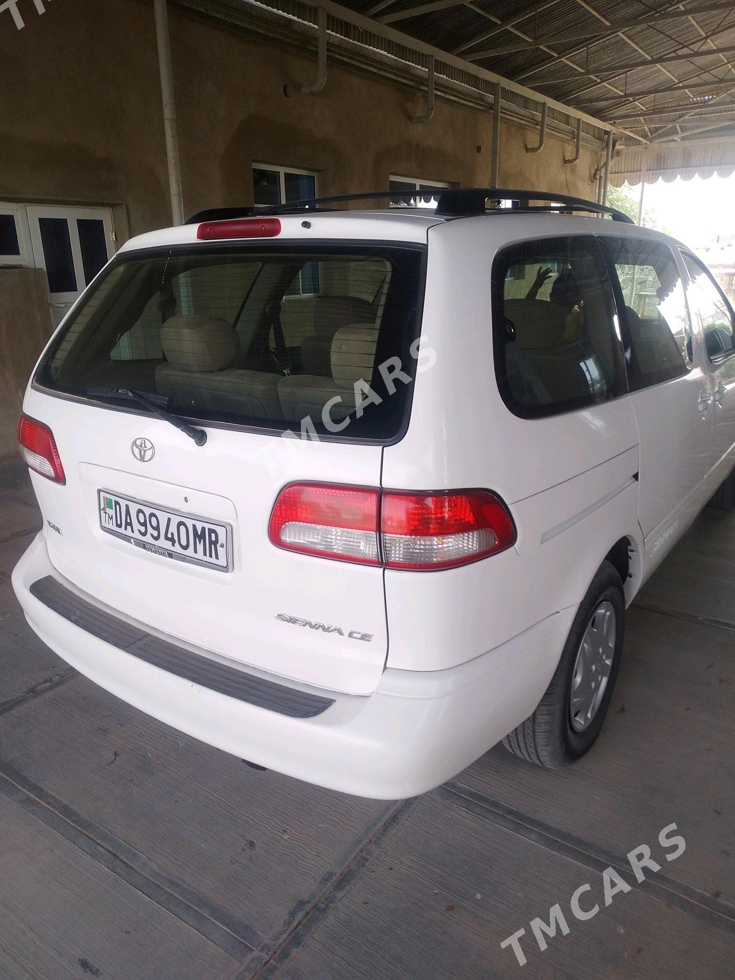 Toyota Sienna 2002 - 160 000 TMT - Тагтабазар - img 3