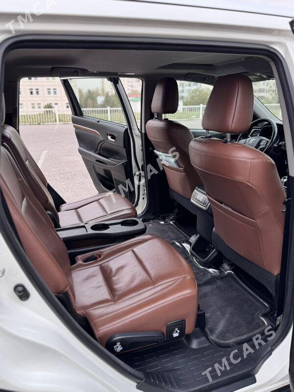 Toyota Highlander 2018 - 560 000 TMT - 11 мкр - img 4