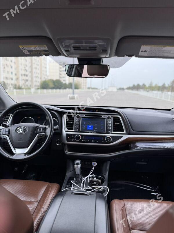 Toyota Highlander 2018 - 560 000 TMT - 11 мкр - img 3