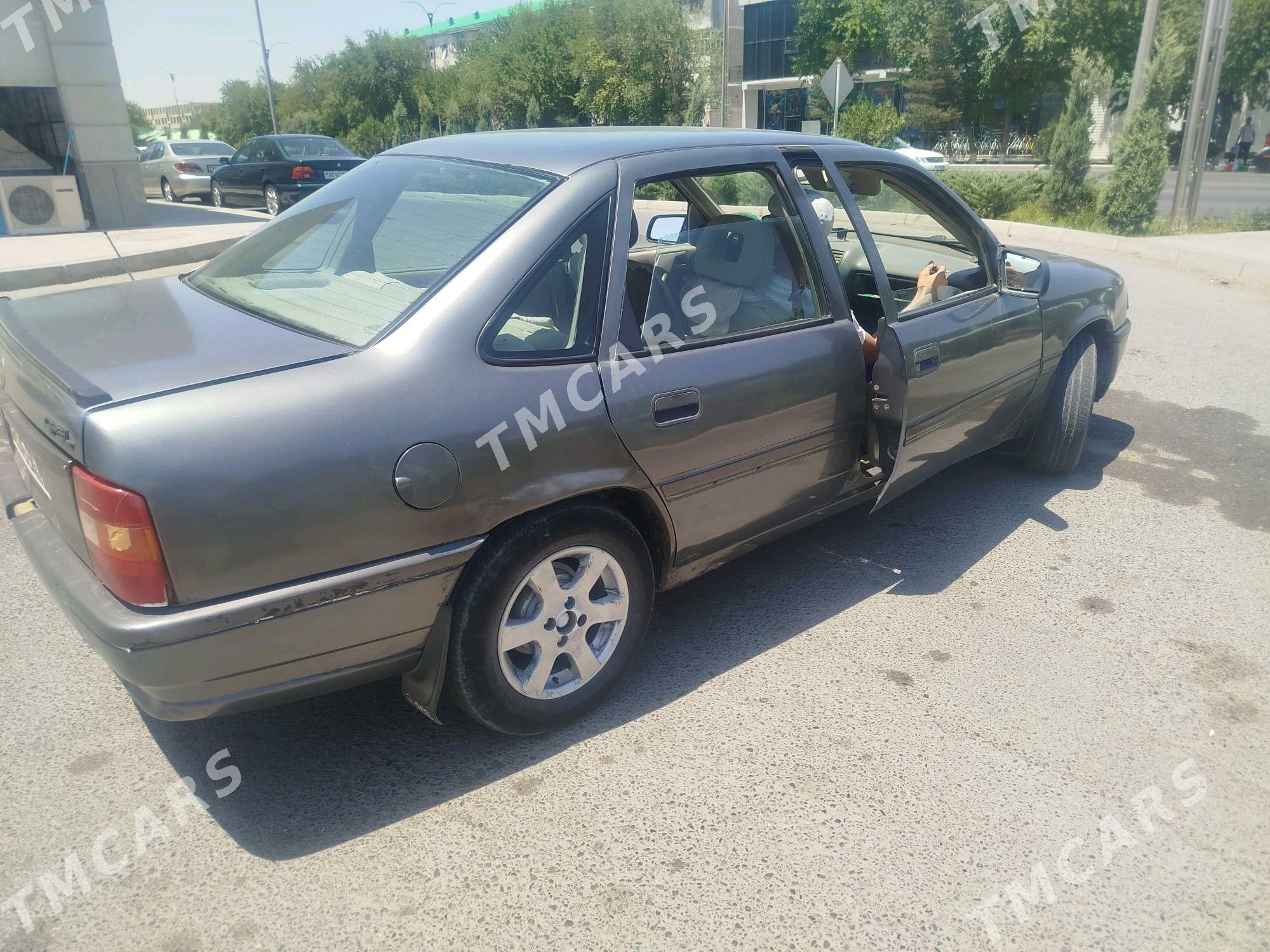Opel Vectra 1989 - 21 000 TMT - Wekilbazar - img 3