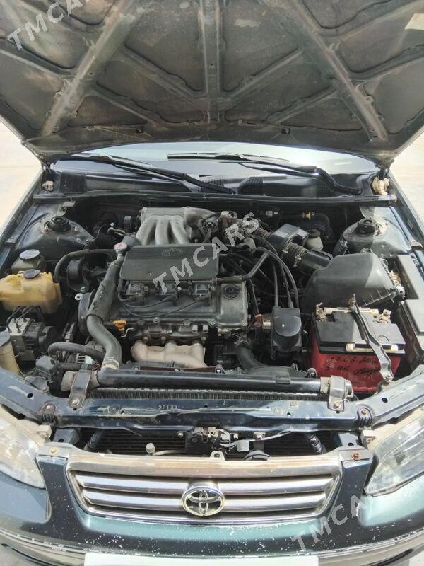 Toyota Camry 1998 - 124 000 TMT - Baýramaly - img 4