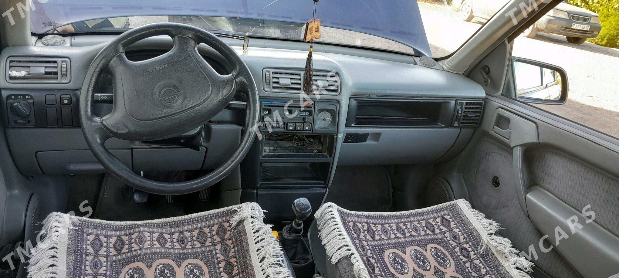 Opel Vectra 1994 - 37 000 TMT - Гороглы (Тагта) - img 4