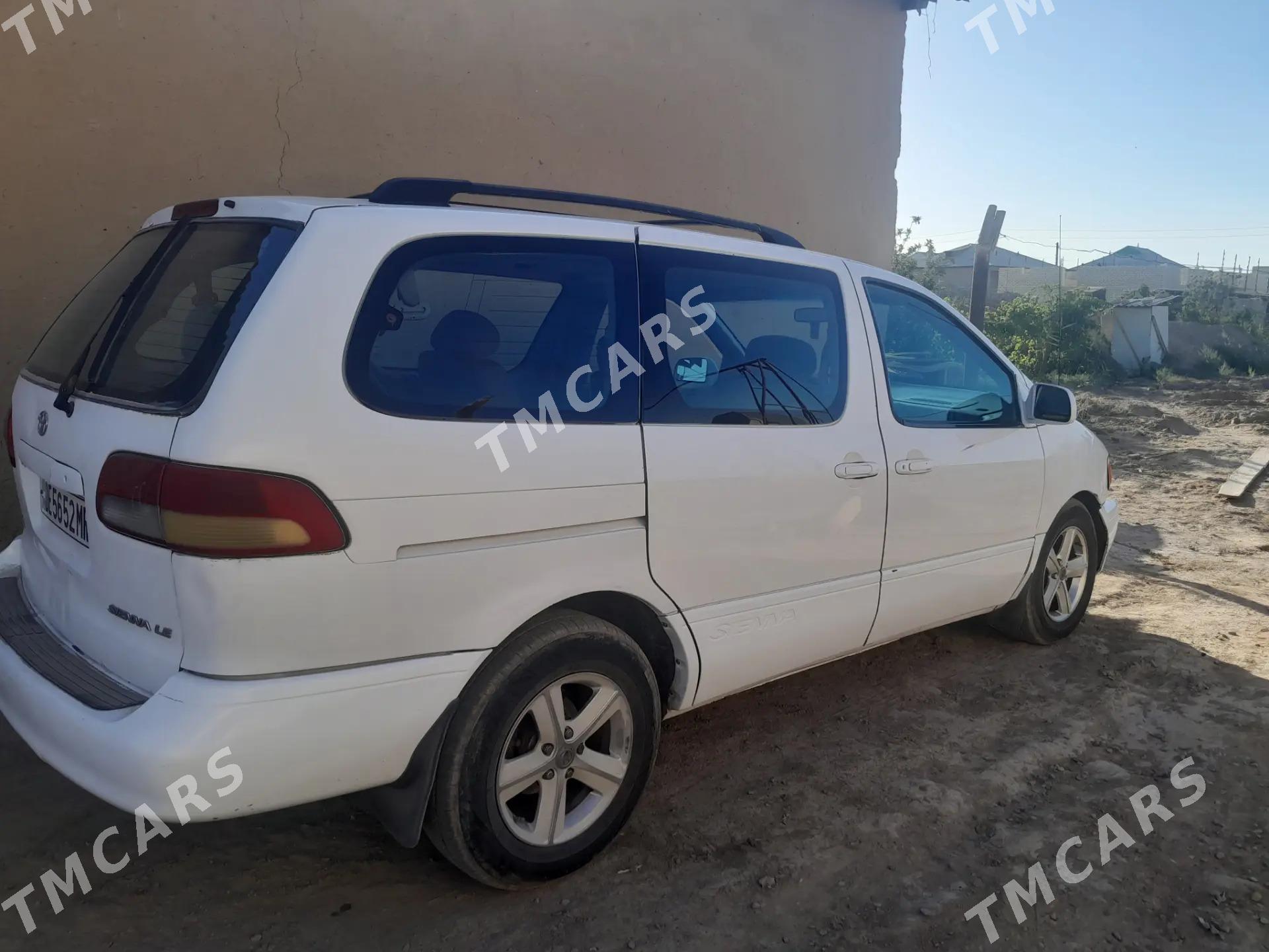 Toyota Sienna 2002 - 135 000 TMT - Мары - img 2