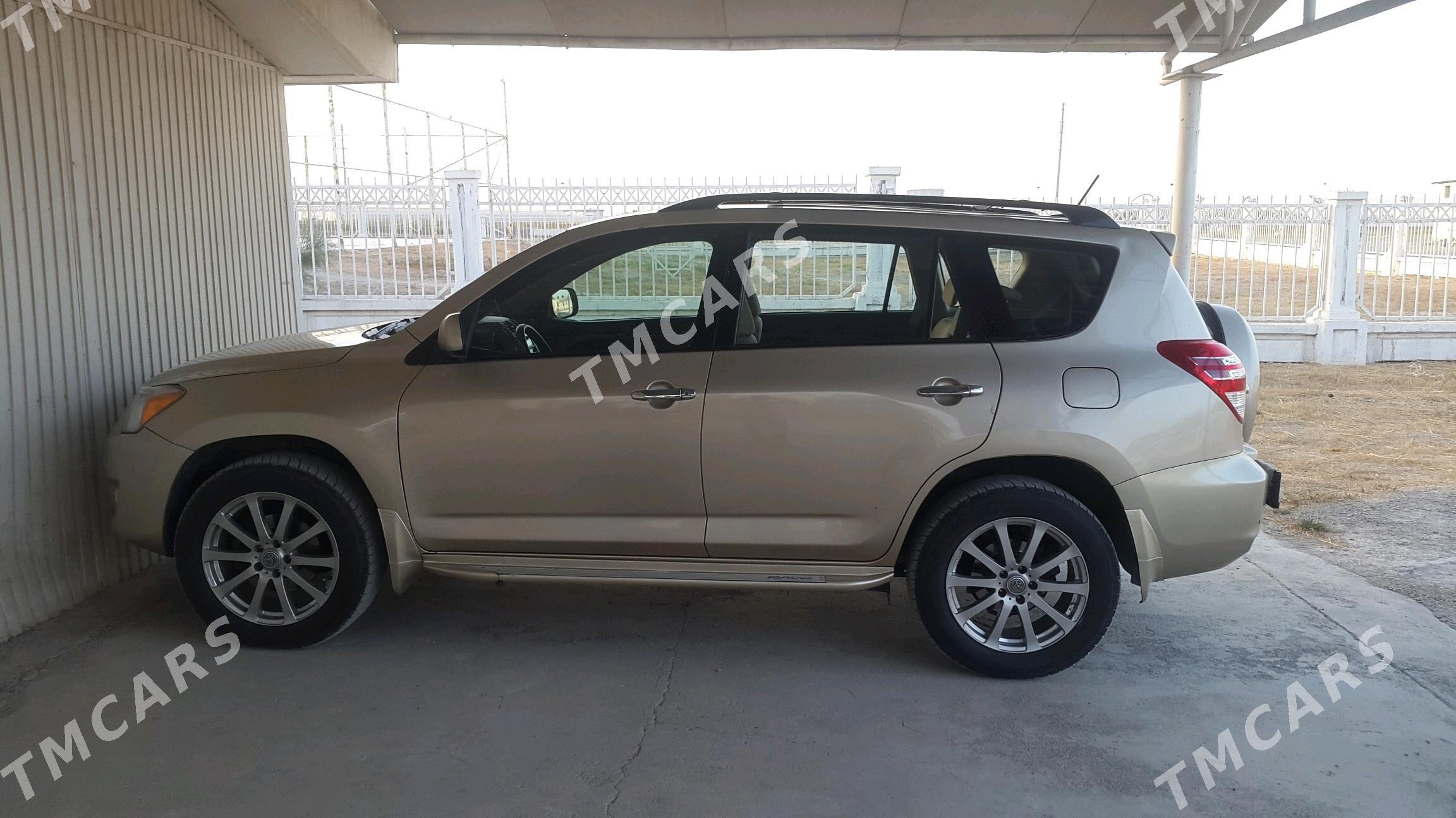 Toyota RAV4 2010 - 200 000 TMT - Gagarin köç, köne Howa menzili - img 5