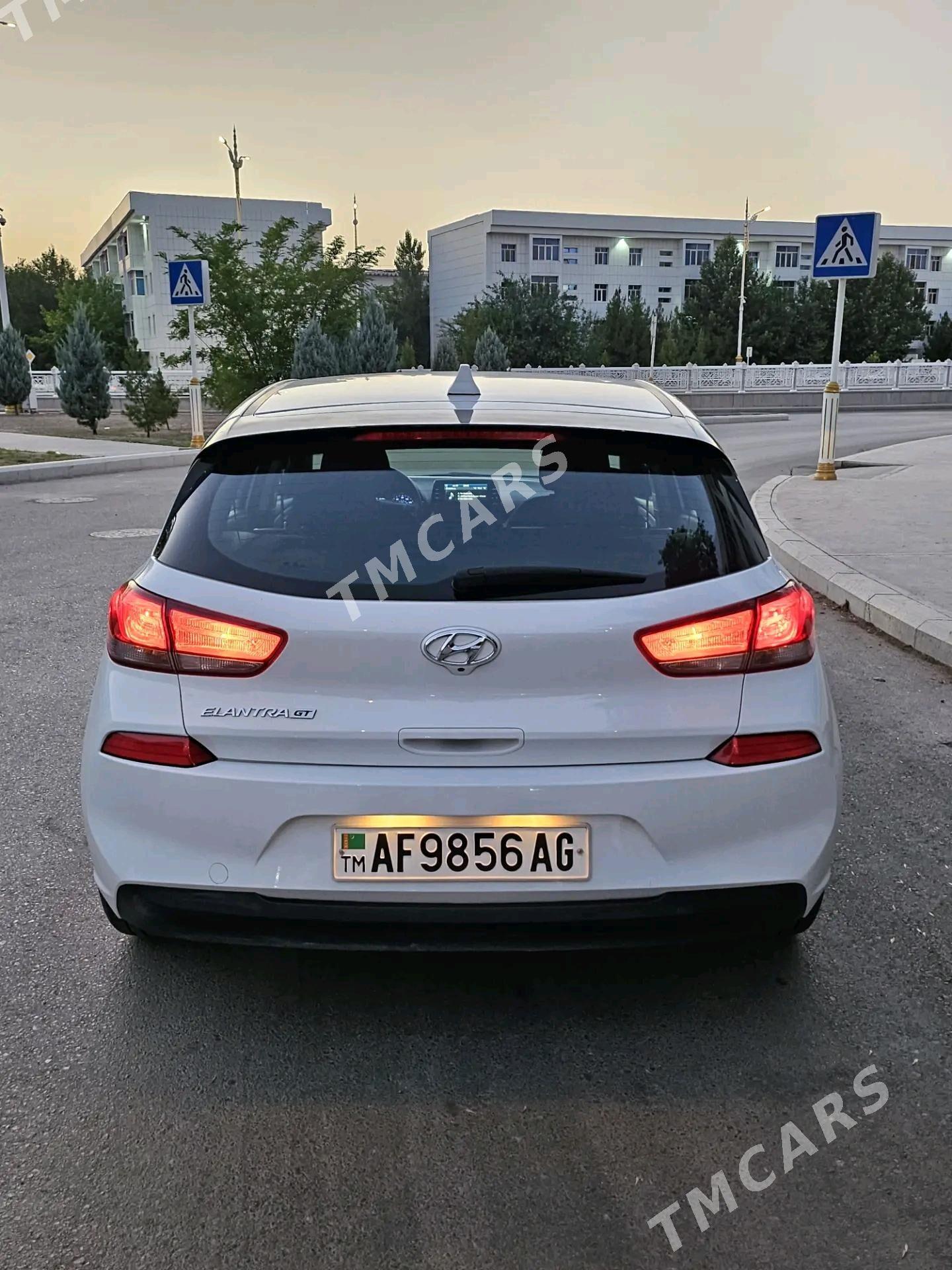 Hyundai Elantra GT 2018 - 210 000 TMT - 30 мкр - img 8