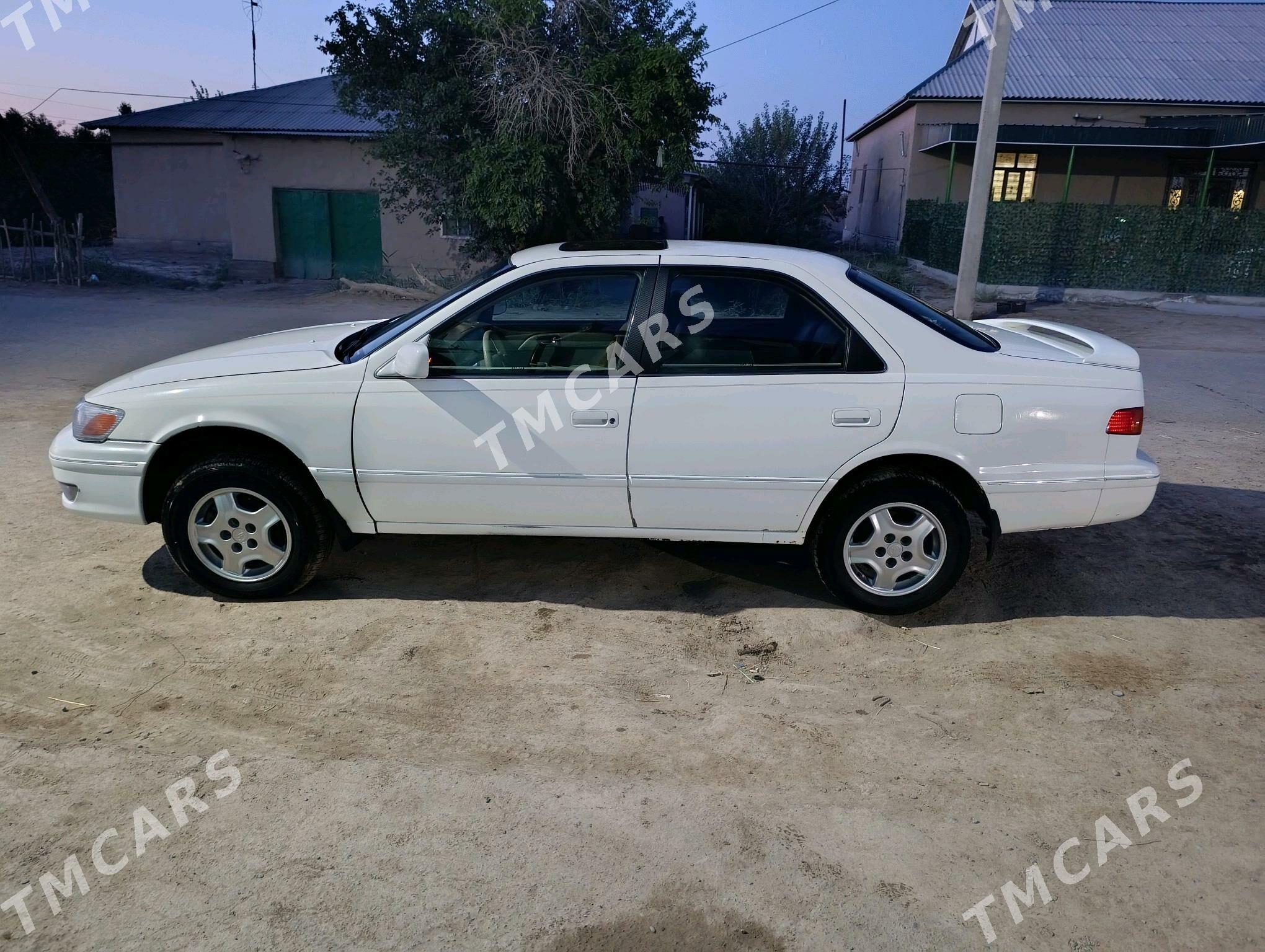 Toyota Camry 2000 - 130 000 TMT - Кёнеургенч - img 4