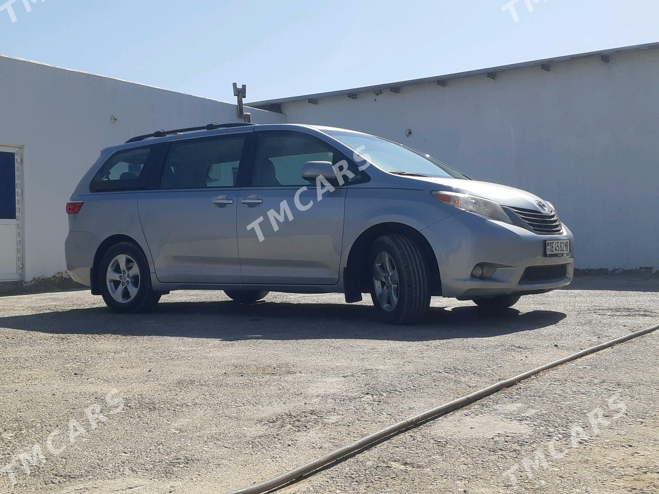 Toyota Sienna 2015 - 320 000 TMT - Мары - img 5