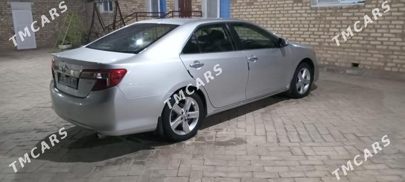 Toyota Camry 2012 - 190 000 TMT - Baýramaly - img 2