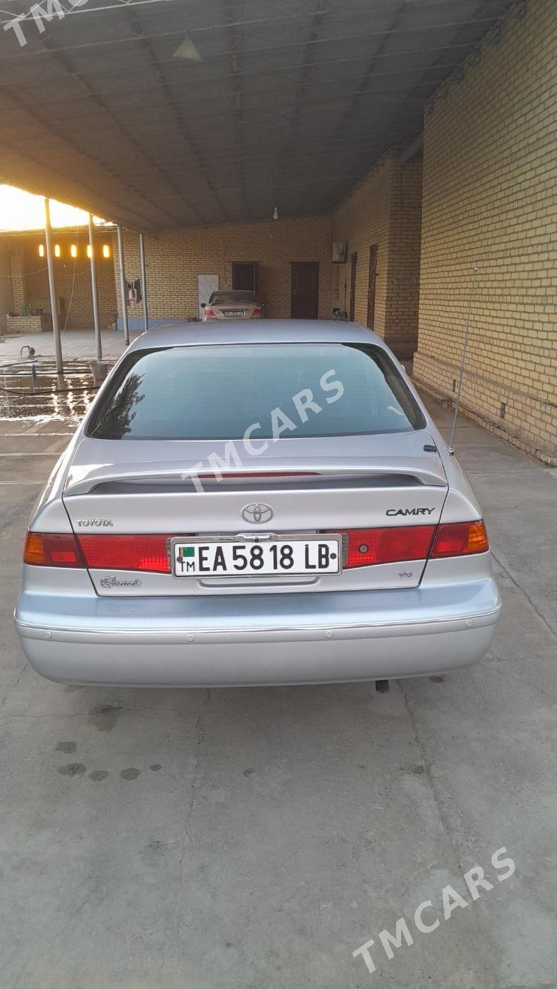 Toyota Camry 2001 - 175 000 TMT - Халач - img 6