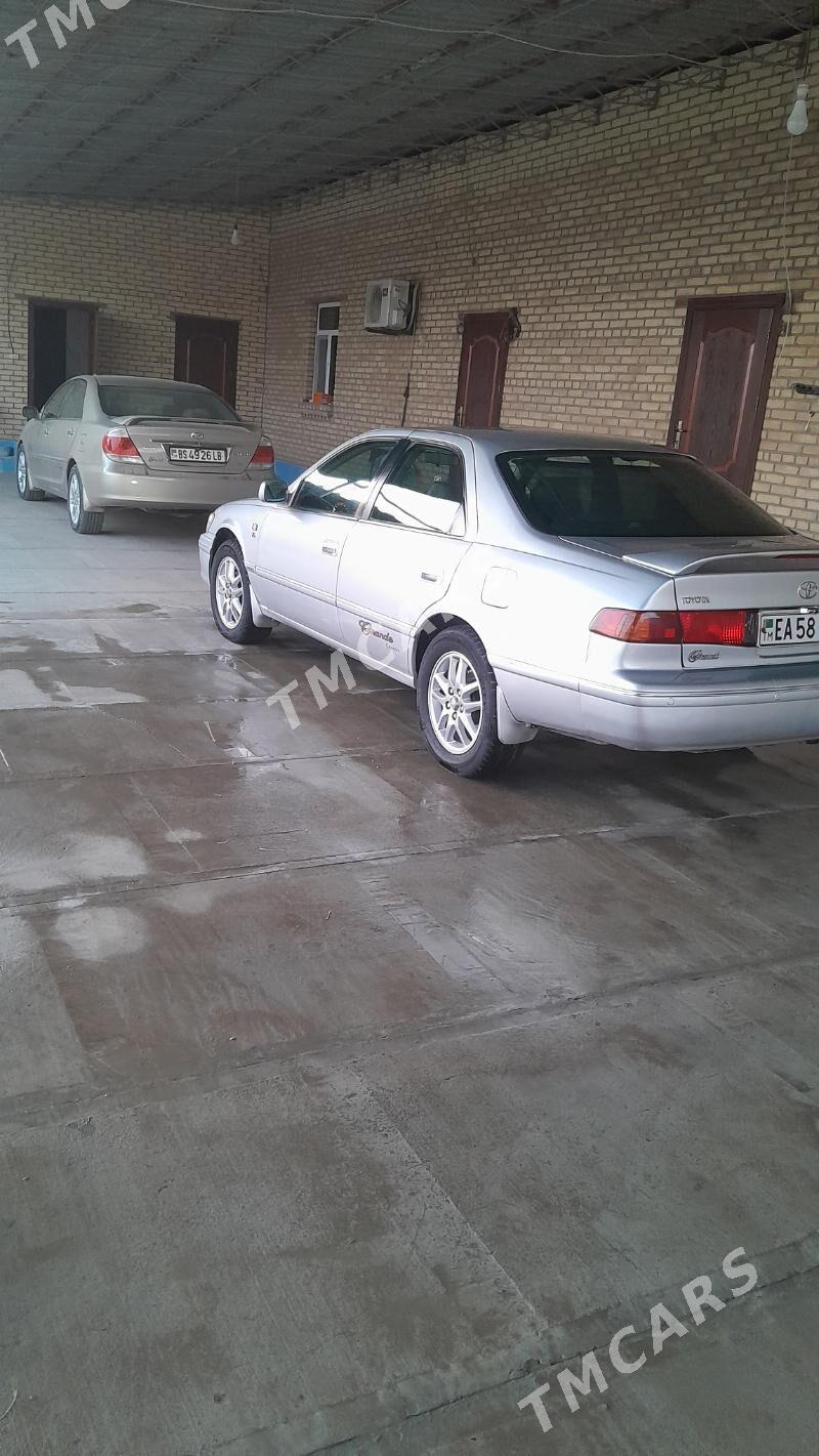 Toyota Camry 2001 - 175 000 TMT - Халач - img 3