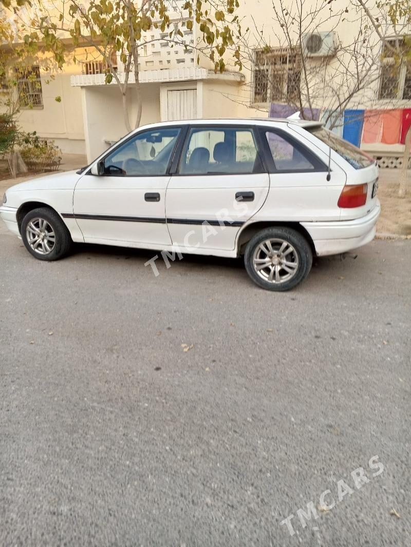 Opel Astra 1992 - 27 000 TMT - Мир 1 - img 9