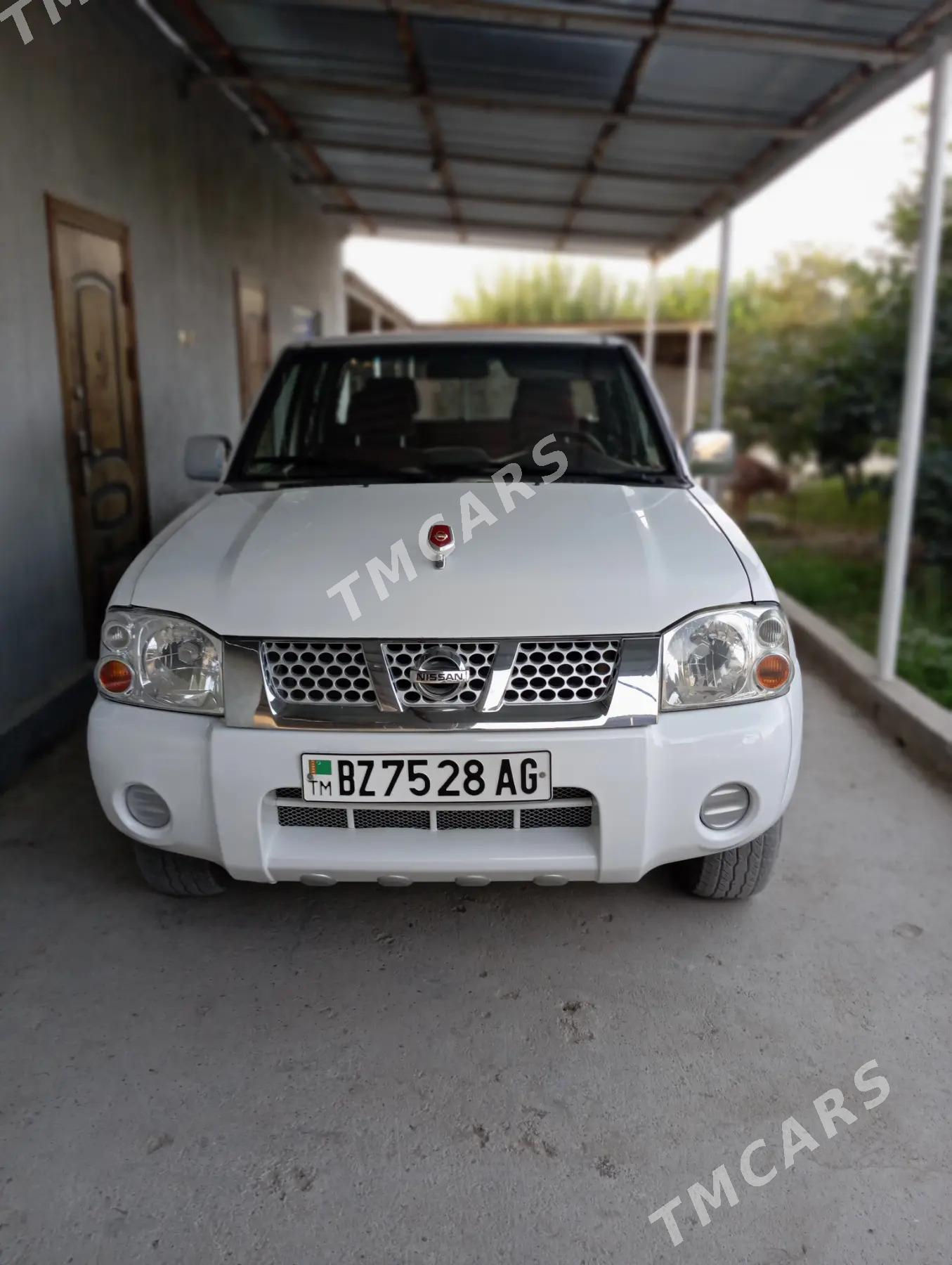 Nissan Navara 2014 - 180 000 TMT - Ашхабад - img 2