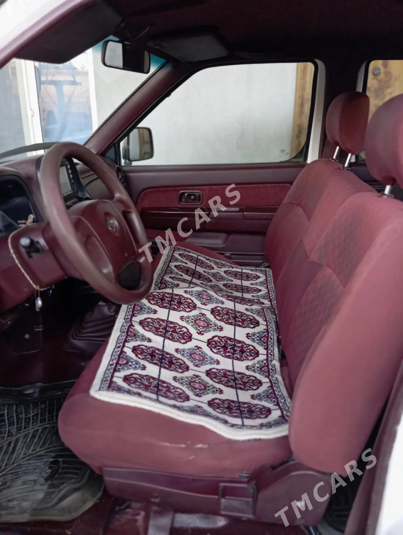 Nissan Navara 2014 - 180 000 TMT - Ашхабад - img 3