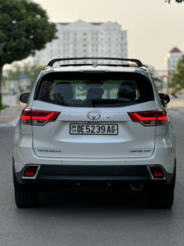 Toyota Highlander 2019 - 588 000 TMT - Ашхабад - img 2