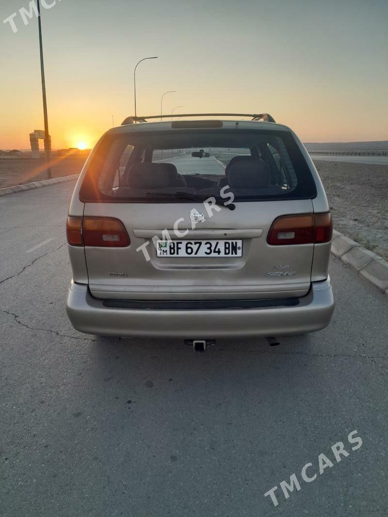 Toyota Sienna 2000 - 140 000 TMT - Туркменбаши - img 2