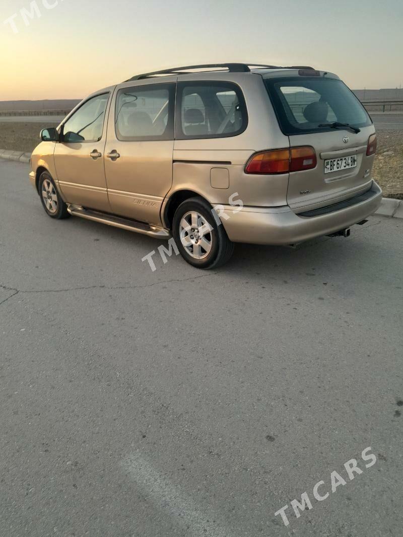 Toyota Sienna 2000 - 140 000 TMT - Туркменбаши - img 3