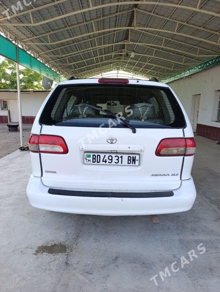 Toyota Sienna 2000 - 125 000 TMT - Magtymguly - img 4