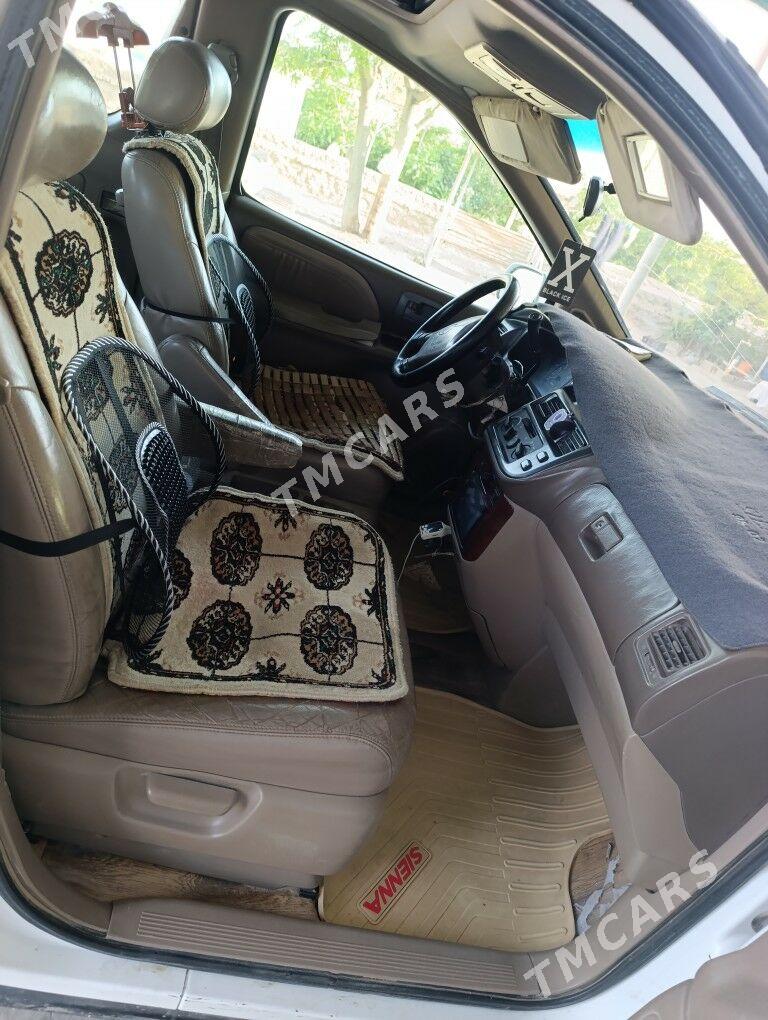Toyota Sienna 2000 - 125 000 TMT - Magtymguly - img 5