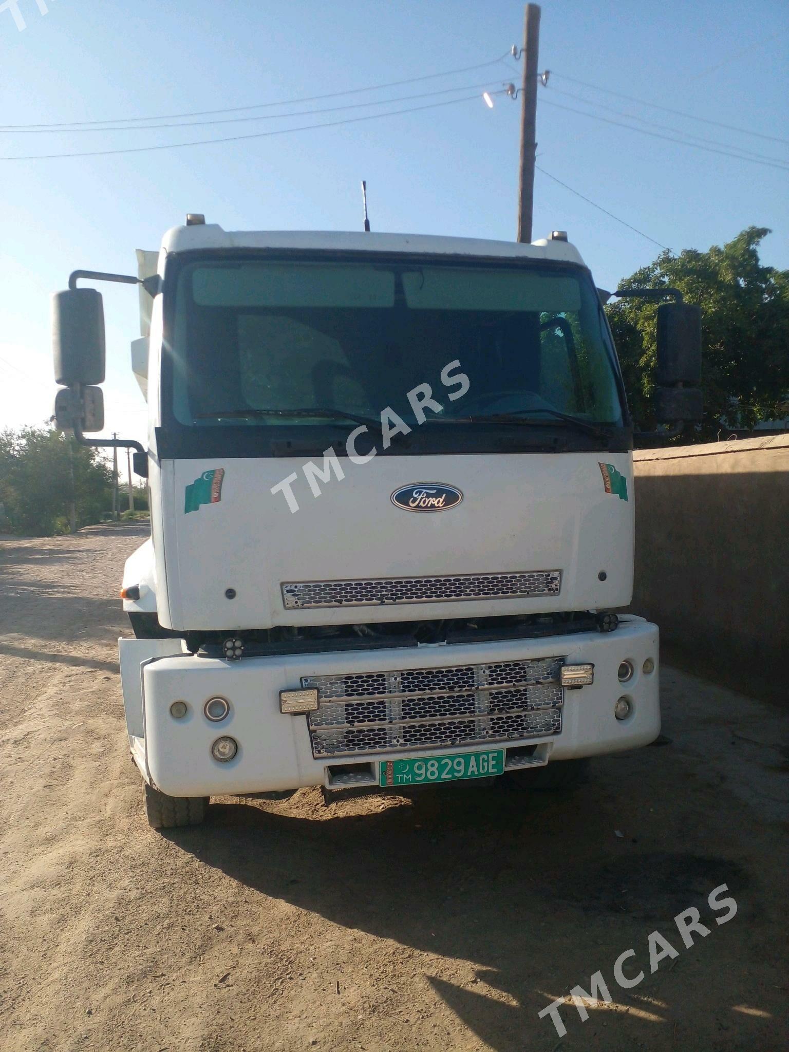 Ford Cargo 3535D 2009 - 500 000 TMT - Babadaýhan - img 6